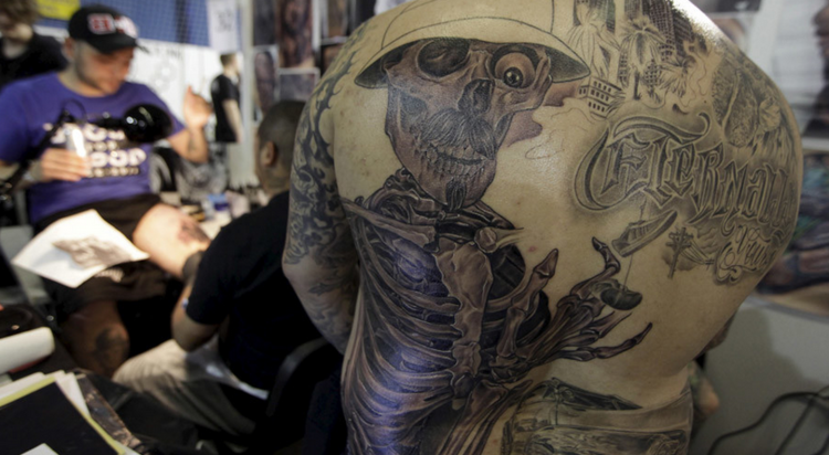 دراسة: احذروا من أصحاب الوشوم !