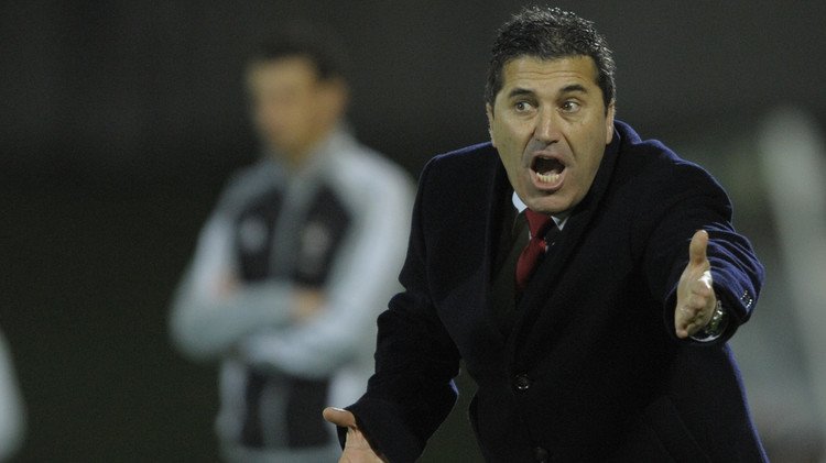 رسميا بيسيرو مدربا جديدا للأهلي المصري (صور)