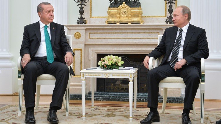 أردوغان يتصل ببوتين لبحث زيارة الأسد.. وداوود أوغلو يتمنى لو بقي الأخير في موسكو