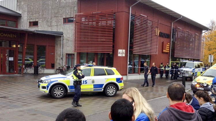 قتيلان في هجوم بسيف على مدرسة بالسويد (شهادات المصابين) 