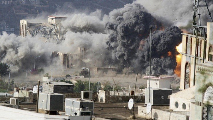 اليمن.. قوات هادي تقتحم القصر الجمهوري في تعز وبوارج التحالف تتجه إلى المخاء