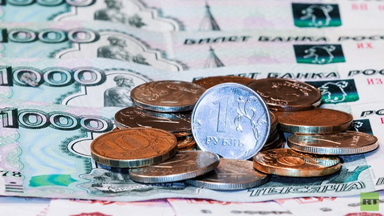 الرئيس الروسي يدعو إلى زيادة استخدام الروبل في الحسابات التجارية 