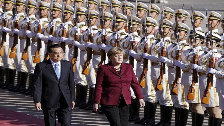 الأزمة السورية واللاجئين على أجندة ميركل في الصين