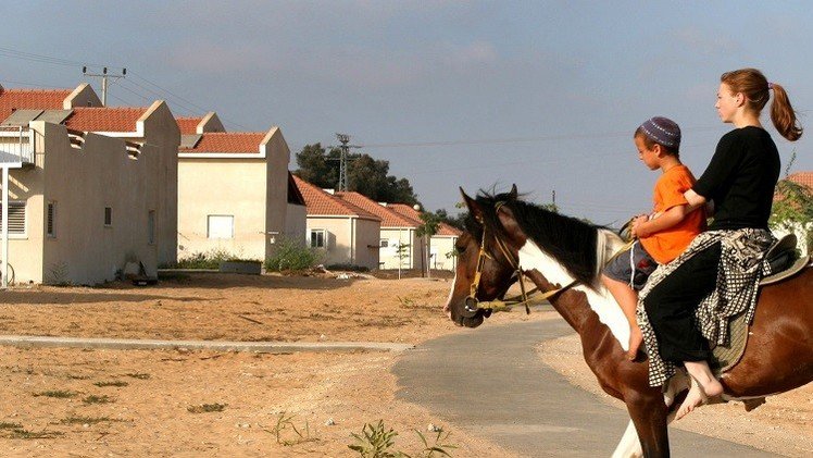 إسرائيل "تشرعن" 800 وحدة استيطانية