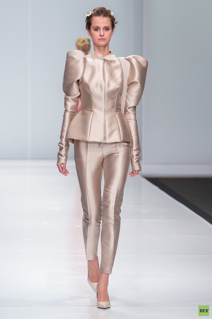 في أسبوع الموضة الروسية  تعرض مجموعة أزياء THE REBEL