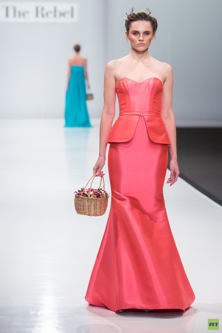 في أسبوع الموضة الروسية  تعرض مجموعة أزياء THE REBEL