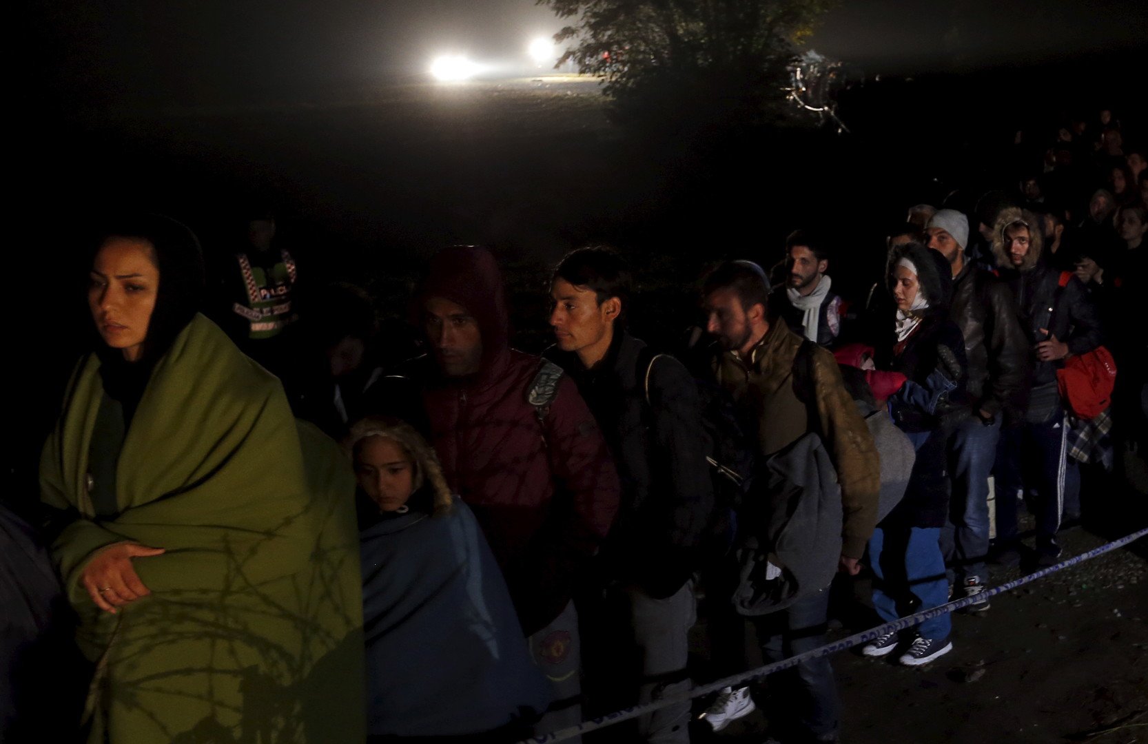 لوقف تدفق اللاجئين.. تركيا ترفض عرضا ماليا أوروبيا وهنغاريا تغلق حدودها مع كرواتيا