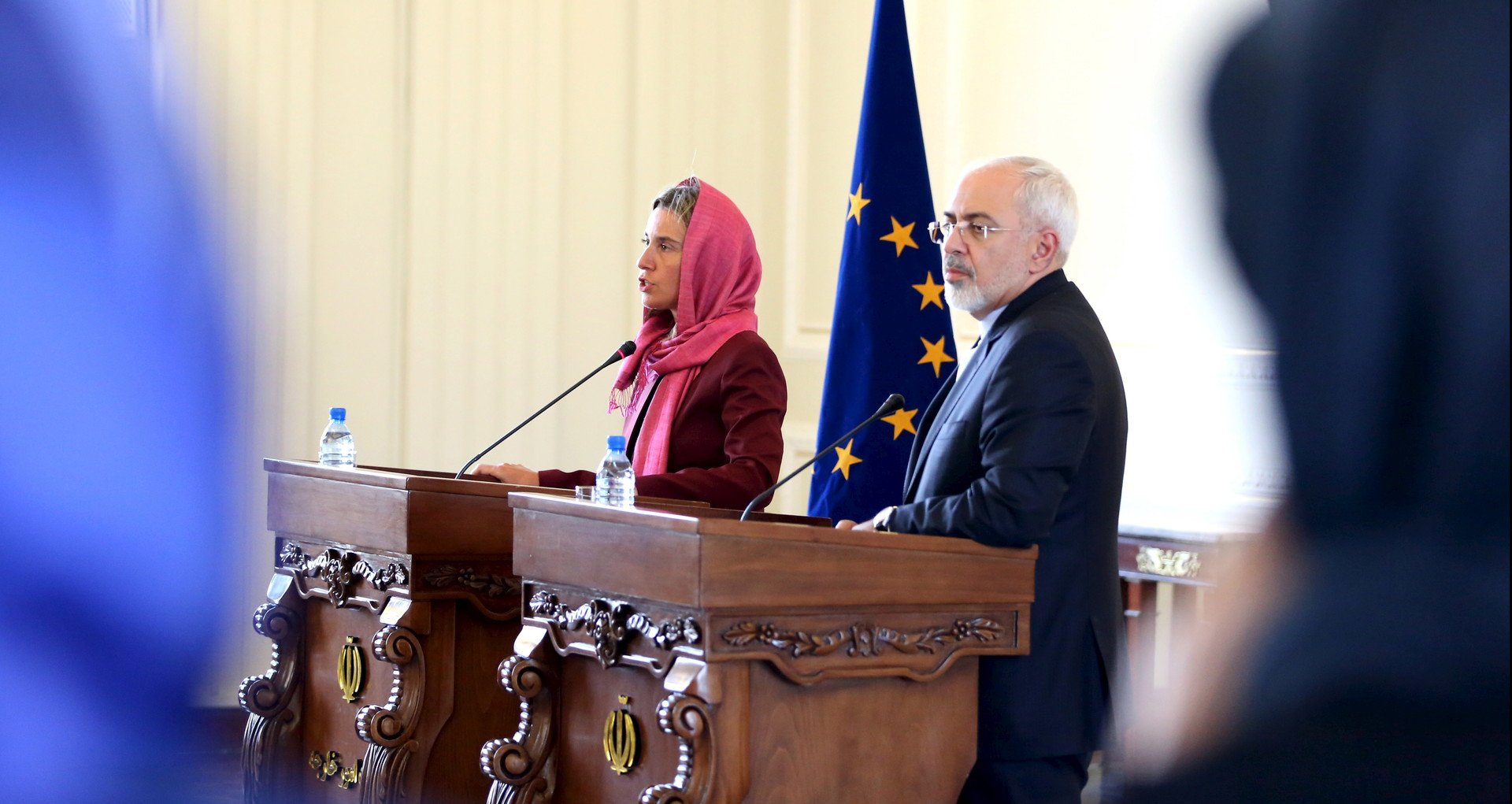 واشنطن والاتحاد الأوروبي يستعدان لتعليق العقوبات المفروضة على إيران