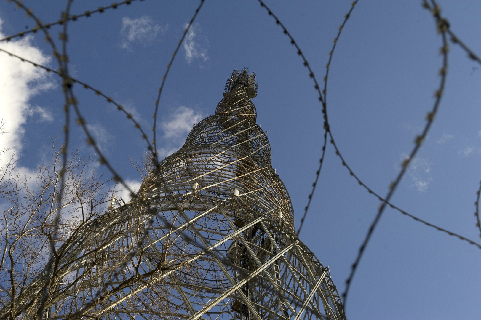 برج الراديو - موسكو استمر العمل في بنائه ثلاث سنوات (1919 - 1922)