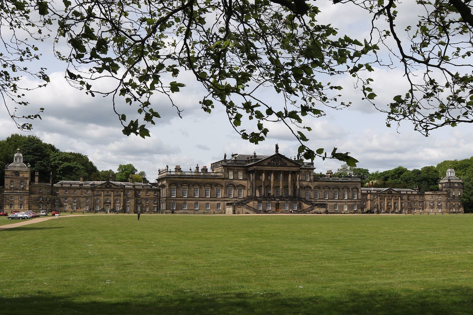 قصر وينتورث وودهاوس Wentworth Woodhouse في بريطانيا