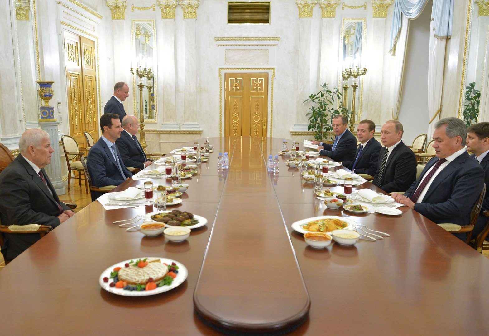 لقاء الوفدين الروسي والسوري في الكرملين