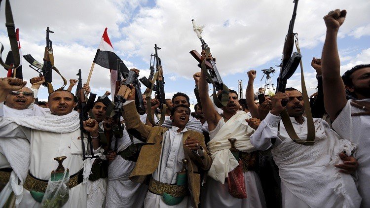 اليمن.. قوات هادي تقتحم القصر الجمهوري في تعز وبوارج التحالف تتجه إلى المخاء