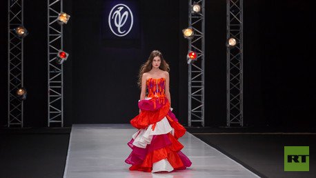 مجموعة جديدة في عالم الموضة الروسية من مصمم الأزياء الروسي فالنتين يوداشكين لموسم الربيع والصيف 