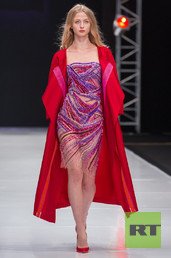 مجموعة جديدة في عالم الموضة الروسية من مصمم الأزياء الروسي فالنتين يوداشكين لموسم الربيع والصيف 