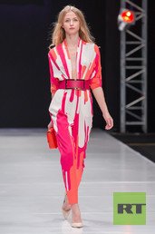 مجموعة جديدة في عالم الموضة الروسية من مصمم الأزياء الروسي فالنتين يوداشكين لموسم الربيع والصيف 