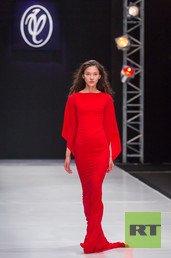 مجموعة جديدة في عالم الموضة الروسية من مصمم الأزياء الروسي فالنتين يوداشكين لموسم الربيع والصيف 