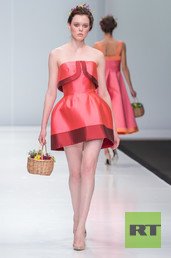 في أسبوع الموضة الروسية  تعرض مجموعة أزياء THE REBEL