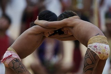 أطفال من الهنود الحمر في مسابقة المصارعة، 25 أكتوبر/تشرين الأول