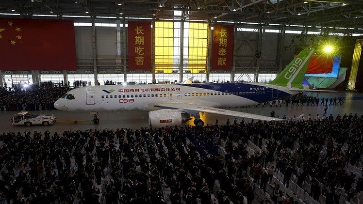 الصين تصنع طائرة منافسة للعملاقتين 