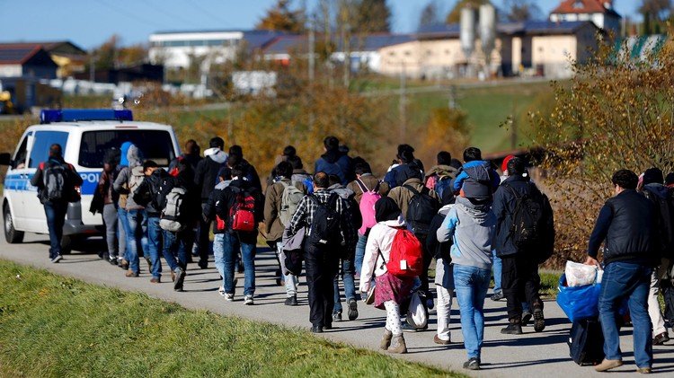 السويد تطلب نقل مهاجرين من أراضيها لدول أخرى في الاتحاد الأوروبي