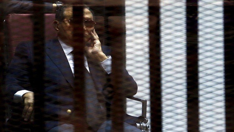  تأجيل محاكمة مبارك بقضية قتل متظاهرين إلى 21 يناير