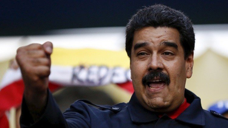 الرئيس الفنزويلي يتعهد بحلق شاربه في حال إخفاق حكومته في بناء مليون وحدة سكنية