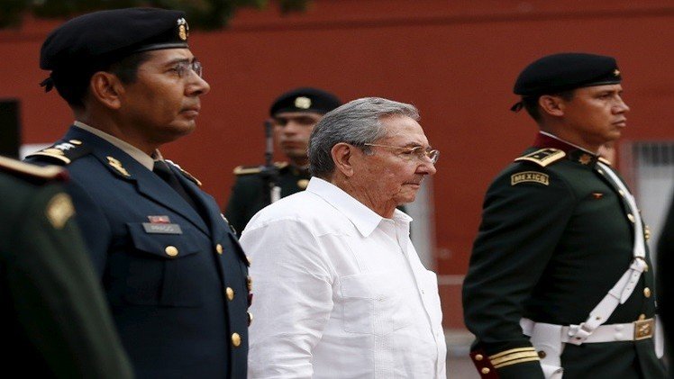 راؤول كاسترو يعد بالرحيل عن كرسي الرئاسة عام 2018