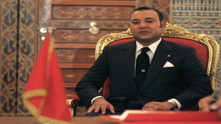 ملك المغرب يتهم الجزائر بإهمال سكان تندوف