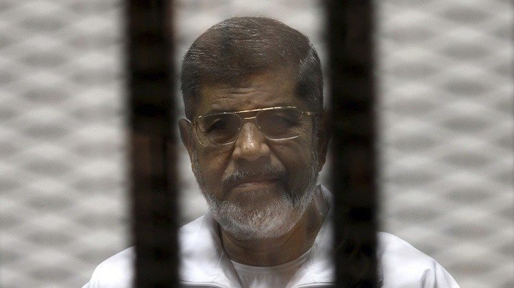 مصر.. تأجيل محاكمة مرسي في قضية 