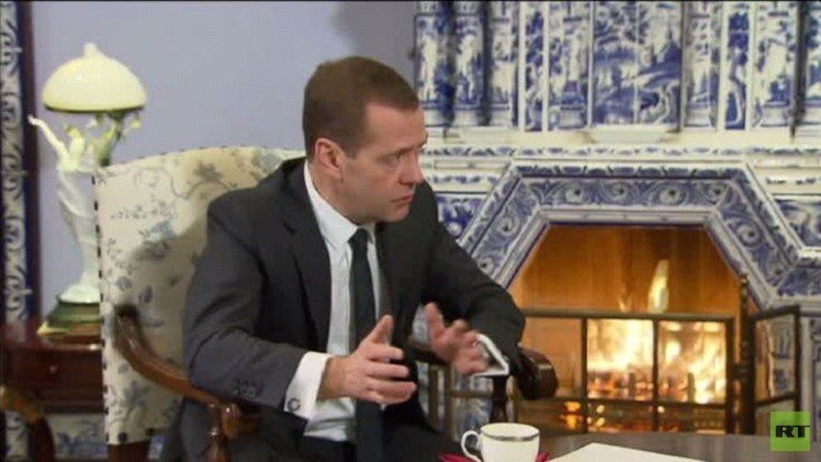 مدفيديف: جميع الفرضيات في تحطم الطائرة الروسية قائمة