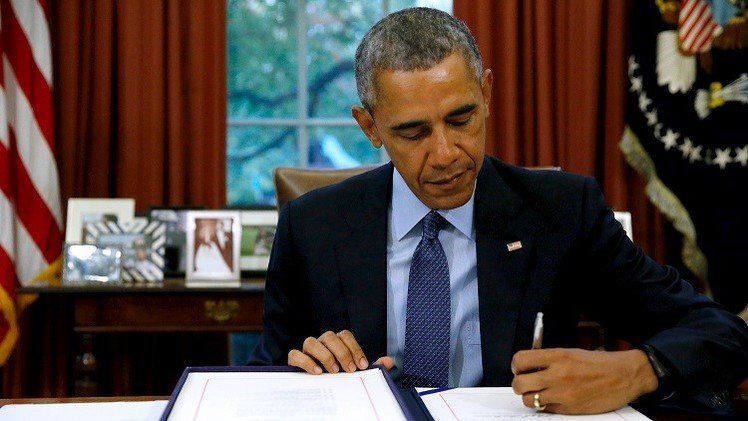 أوباما يمدد العقوبات على إيران لمدة عام آخر 