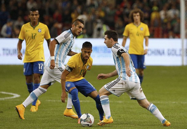 كلاسيكو الكرة اللاتينية بين الأرجنتين والبرازيل بالأرقام