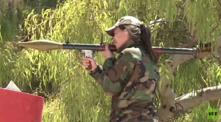 اللواء النسائي السوري يقاتل فصائل المعارضة في داريا .. (فيديو)