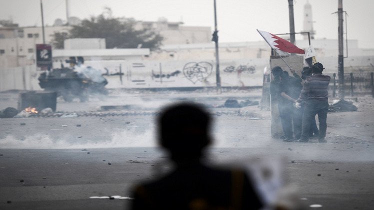 البحرين.. سجن معارض عامين بتهمة التحريض على خرق القانون