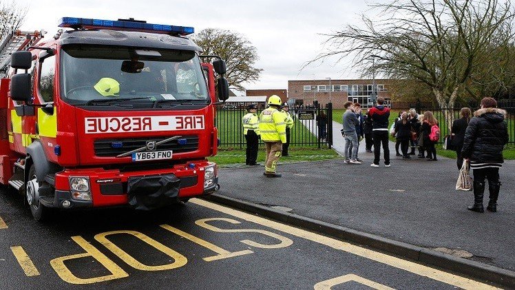 الغموض يخيم على مدرسة بريطانية بعد إغماء نحو 40 طفلا