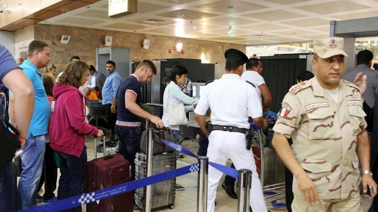 موسكو: استئناف الرحلات الجوية مع مصر يتوقف على نتائج تفتيش المطارات المصرية