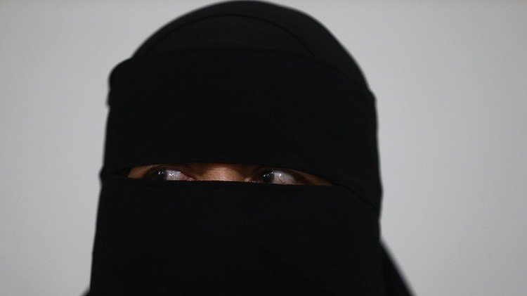 السنغال تمنع ارتداء البرقع خوفا من وقوع هجمات إرهابية