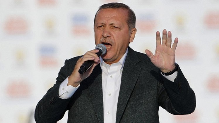 أردوغان على درب القذافي