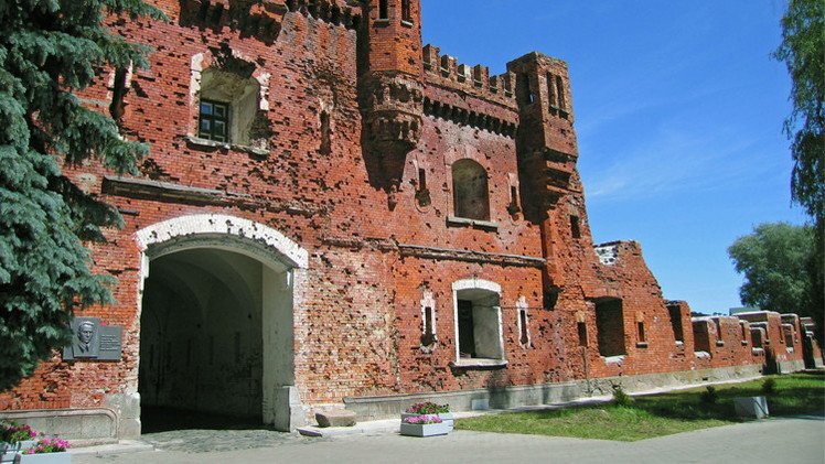 قلعة برست رمز لصمود الجندي السوفيتي