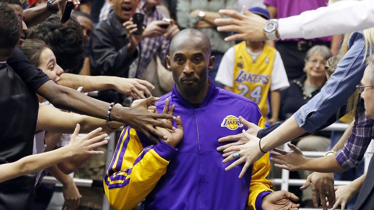 نجم كرة السلة كوبي براينت يقرر ترك معشوقته 