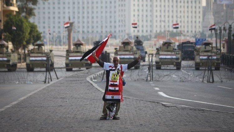 السيسي في مهمة إزالة الضباب بين القاهرة ولندن