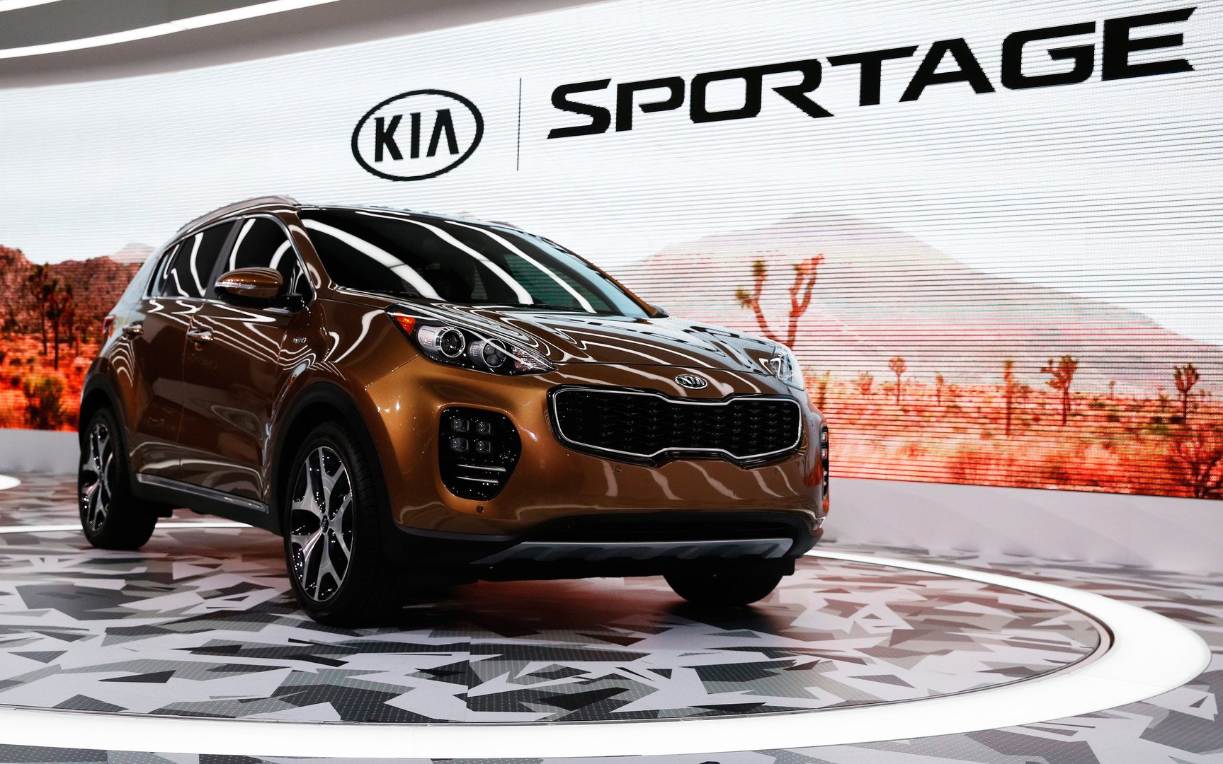 كيا تقدم سيارة سبورتج لعام 2017