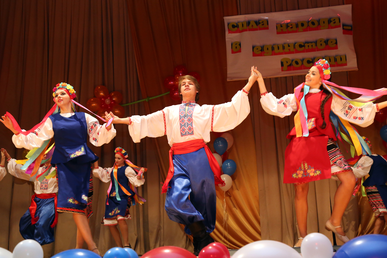 أهالي روسيا يحتفلون بعيد وحدة الشعب