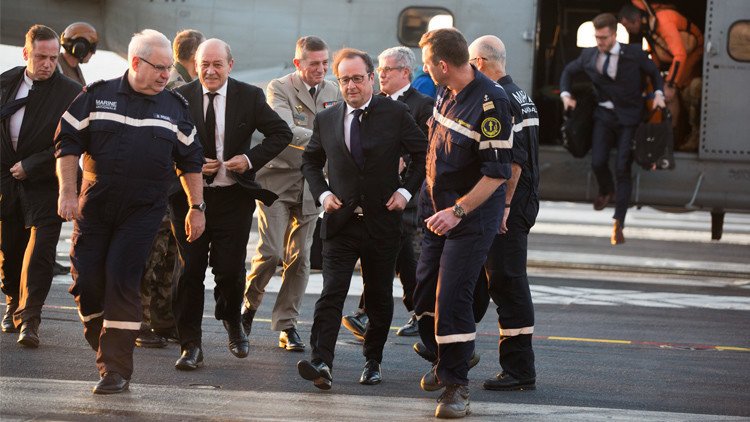 باريس: طلعات استطلاعية في ليبيا وهولاند يزور "شارل ديغول" قبالة سوريا 