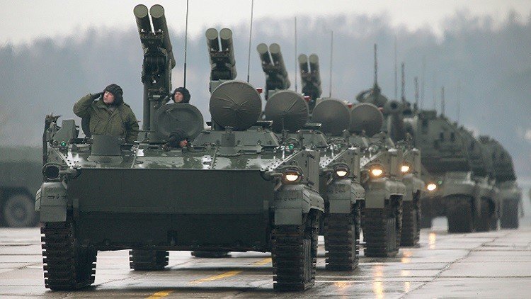 "قاتل الدبابات".. صاروخ روسي يخترق دروعا سماكتها 1,20 متر (بالفيديو)