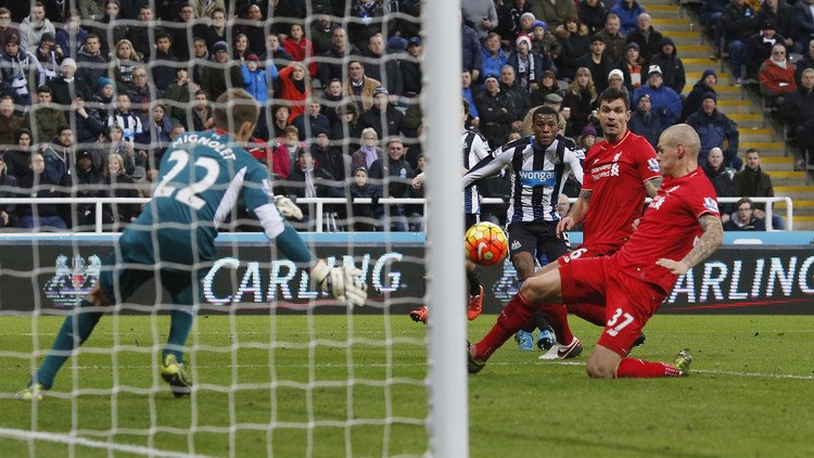 الريدز يعود من نيوكاسل بخفي حنين (فيديو)