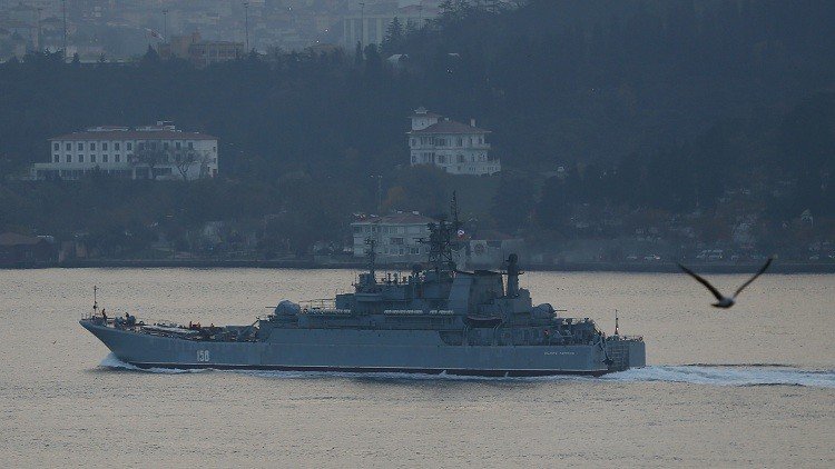 أنقرة تستدعي السفير الروسي على خلفية المرور "الاستفزازي" لسفينة روسية عبر البوسفور