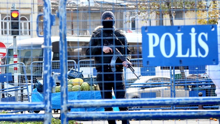 تركيا اعتقال 18 شخصا بينهم ضباط للاشتباه بالانتماء إلى "دولة كولن الموازية"