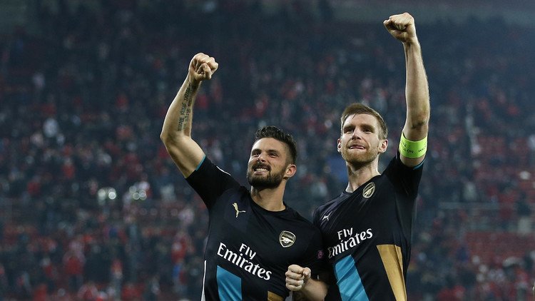 جيرو يقود أرسنال إلى ثمن نهائي دوري أبطال أوروبا (فيديو)