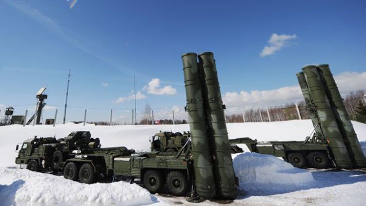 صواريخ "إس-400" تدخل المناوبة على الحدود الشمالية الغربية لروسيا